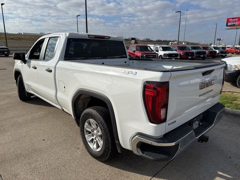 Used 2022 GMC Sierra 1500 Pro w/ Sierra Value Package image 8