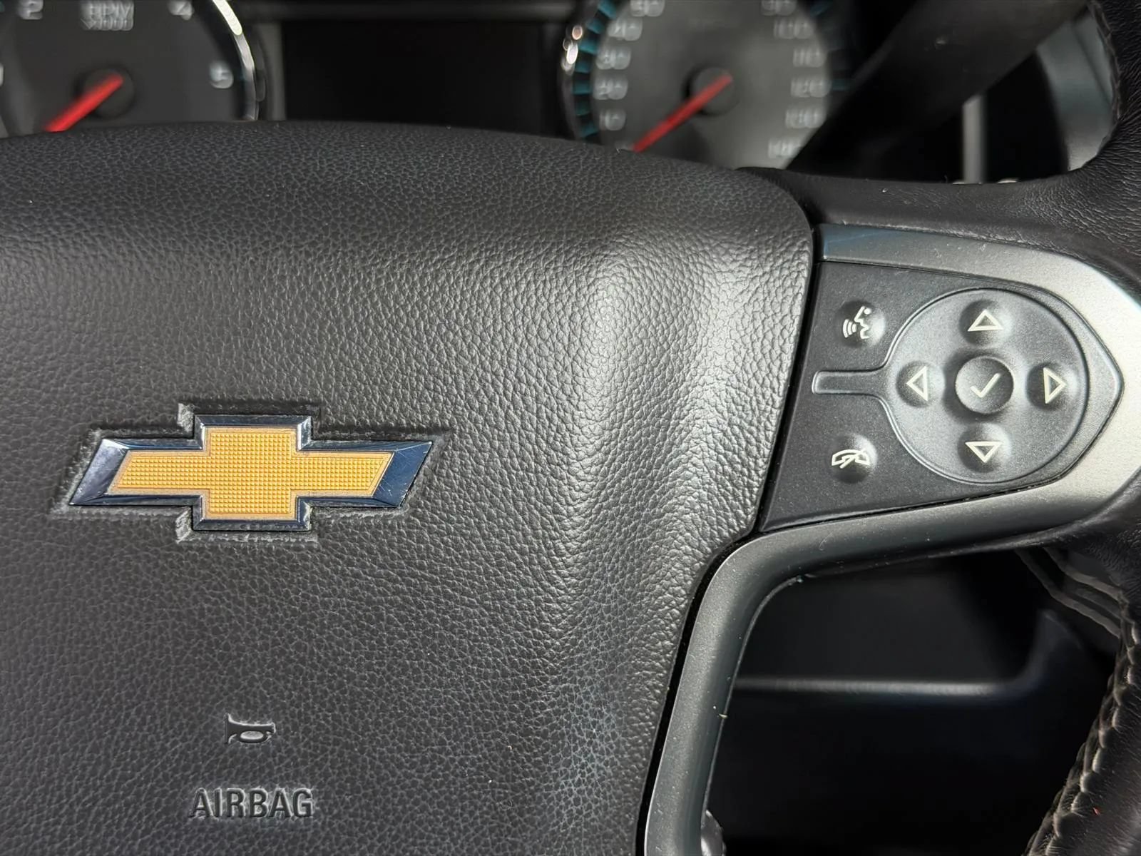 Used 2015 Chevrolet Suburban LT RWD image 41