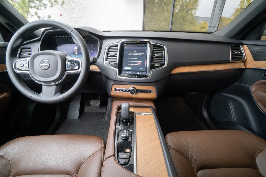 Used 2023 Volvo XC90 B6 Plus w/ Protection Package Premier AWD/4WD image 19