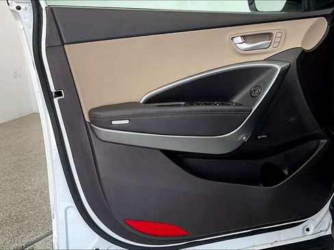 Used 2017 Hyundai Santa Fe Sport image 22