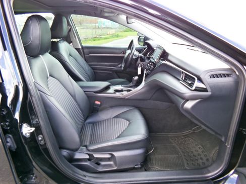 Used 2023 Toyota Camry SE image 15