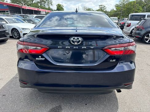 Used 2022 Toyota Camry LE image 6