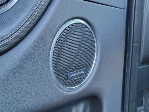 Used 2025 Land Rover Discovery Sport Dynamic SE image 28