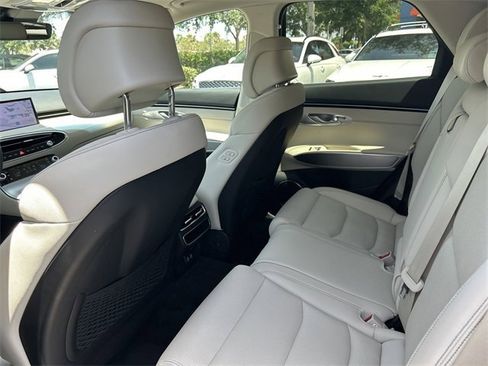 Used 2026 Genesis GV70 2.5T Select image 20