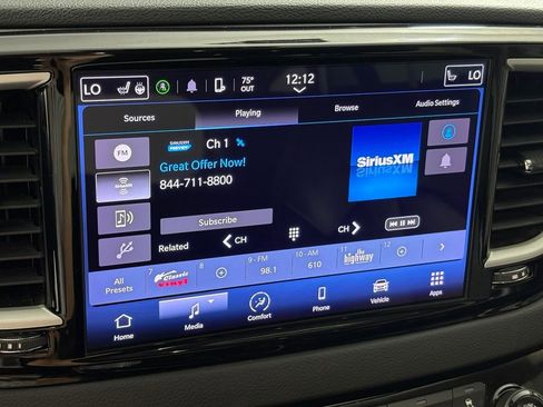 Used 2023 Chrysler Pacifica Touring-L FWD image 37
