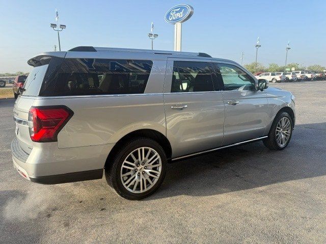 Used 2023 Ford Expedition Max Limited RWD image 5