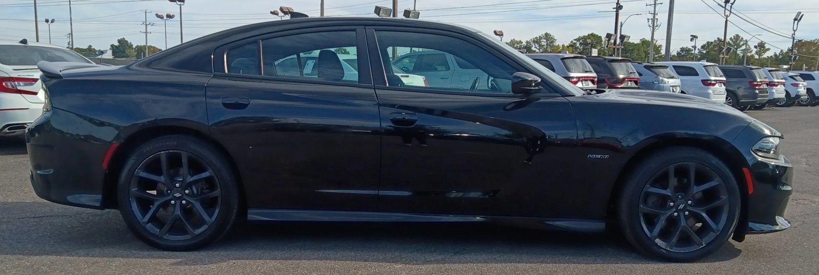 Used 2019 Dodge Charger R/T w/ Blacktop Package RWD image 4