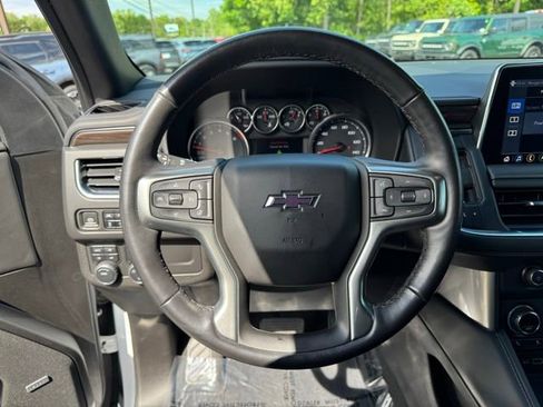 Used 2021 Chevrolet Tahoe Z71 w/ Luxury Package AWD/4WD image 20