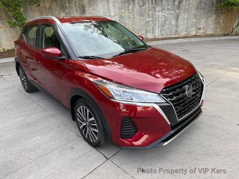 Used 2021 Nissan Kicks SV image 3