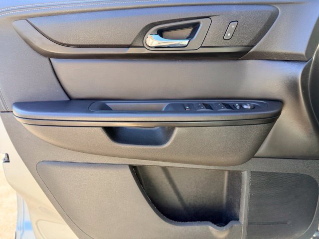 Used 2017 Chevrolet Traverse LT w/ Style and Technology Package FWD image 17