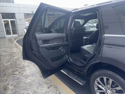 Used 2021 Ford Expedition Limited image 30