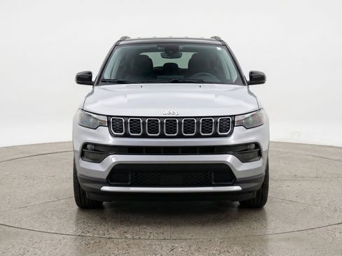 Used 2025 Jeep Compass Limited AWD/4WD image 2
