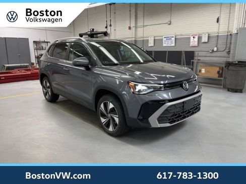 New 2025 Volkswagen Taos SE image 5