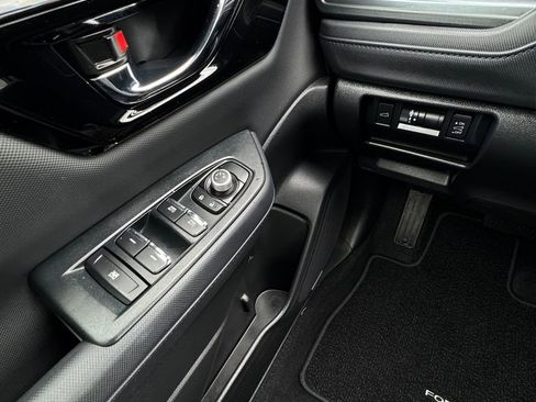 Certified 2025 Subaru Forester Limited image 18