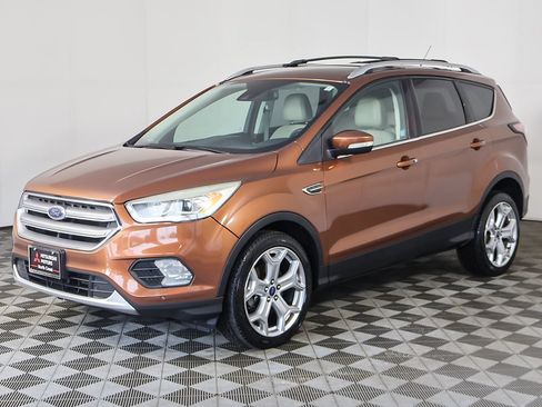 Used 2017 Ford Escape Titanium w/ Equipment Group 301A AWD/4WD image 9
