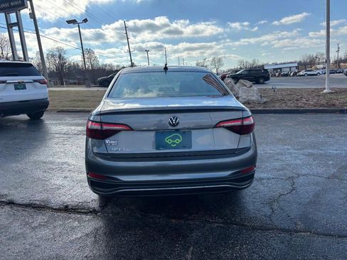 Used 2022 Volkswagen Jetta S image 4