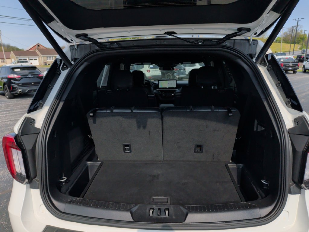 Used 2025 Ford Explorer ST AWD/4WD image 31