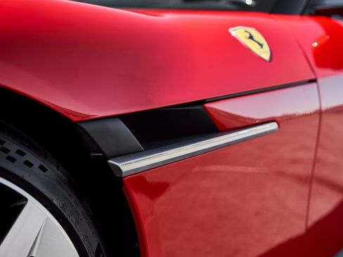 Used 2025 Ferrari 12Cilindri image 9