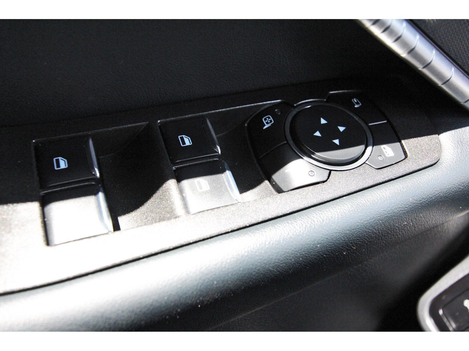 Used 2025 Ford Explorer ST-Line w/ Premium Package RWD image 22