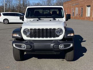 New 2026 Jeep Gladiator Sport video 2