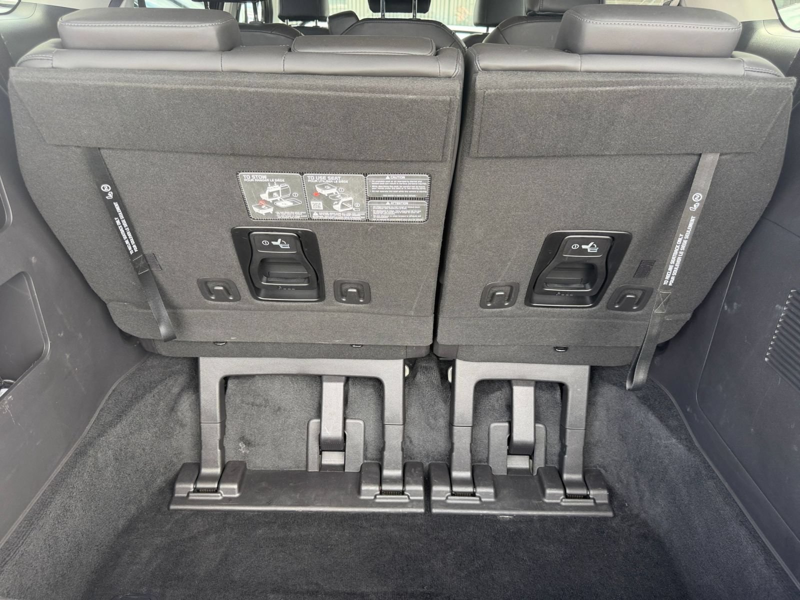 Used 2026 Kia Carnival FWD image 32