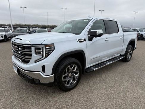 New 2026 GMC Sierra 1500 SLT image 5