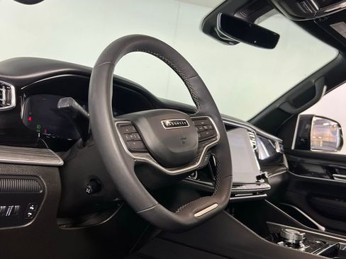 Used 2022 Jeep Wagoneer Series III w/ Convenience Group I image 22