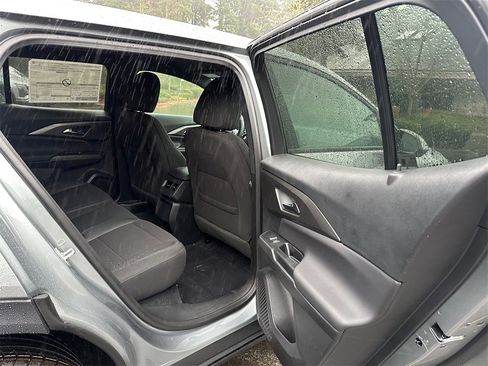 New 2026 Chevrolet Equinox EV LT image 13