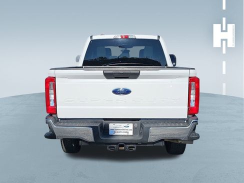 Used 2024 Ford F250 XLT image 3