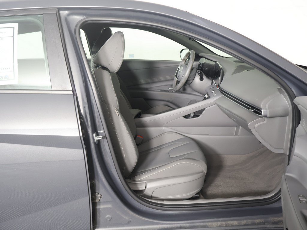 Used 2023 Hyundai Elantra SEL w/ Convenience Package FWD image 30