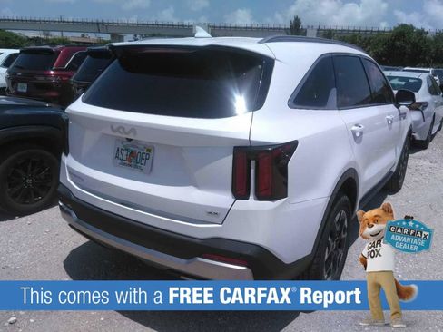 Used 2024 Kia Sorento S AWD/4WD image 3