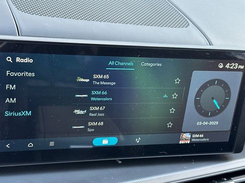 Used 2025 Hyundai Santa Fe SE image 17