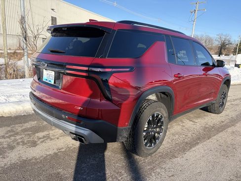 Used 2024 Chevrolet Traverse Z71 w/ Enhanced Driving Package image 3