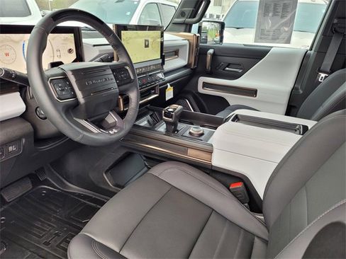 Used 2024 GMC Hummer EV 2X w/ Extreme Off-Road Package image 11