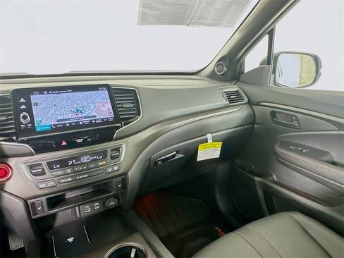 Certified 2025 Honda Ridgeline TrailSport image 30