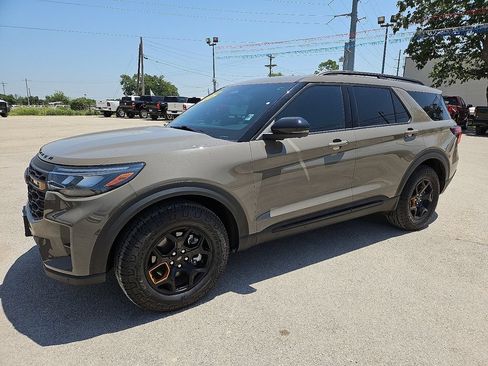 Used 2026 Ford Explorer Tremor w/ Tremor Ultimate Package AWD/4WD image 2