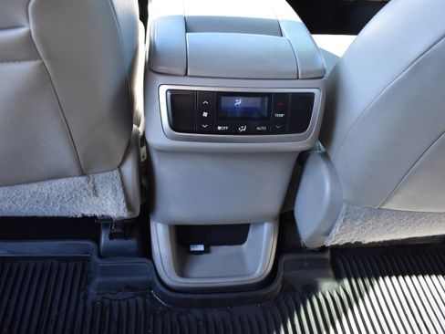 Used 2016 Toyota Highlander XLE image 31