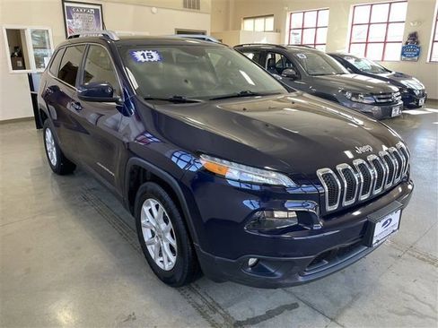 Used 2015 Jeep Cherokee Latitude w/ Cold Weather Group image 8