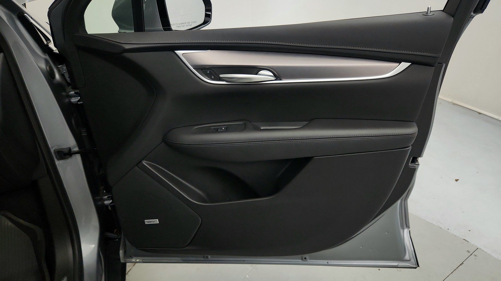 Certified 2024 Cadillac XT5 Luxury w/ LPO, Floor Liner Package AWD/4WD image 28
