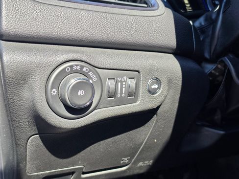 Used 2015 Chrysler 200 S w/ Comfort Group AWD/4WD image 14