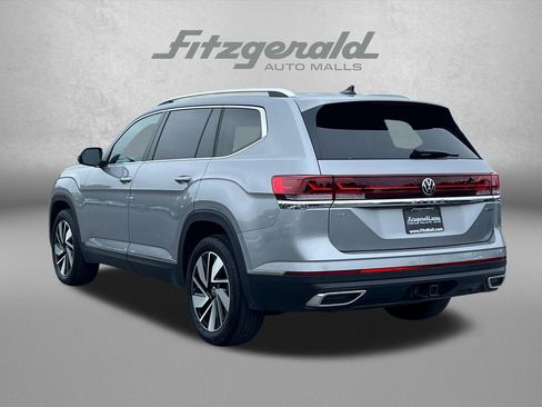 Used 2025 Volkswagen Atlas SEL AWD/4WD image 8