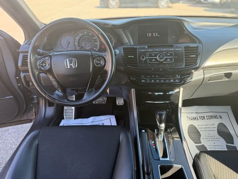 Used 2017 Honda Accord Sport image 16
