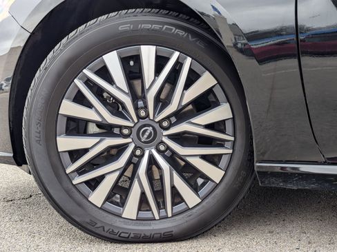 Used 2024 Nissan Altima 2.5 SV image 31