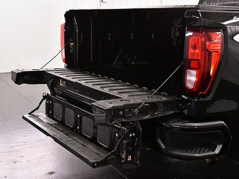 Used 2022 GMC Sierra 1500 Elevation image 15