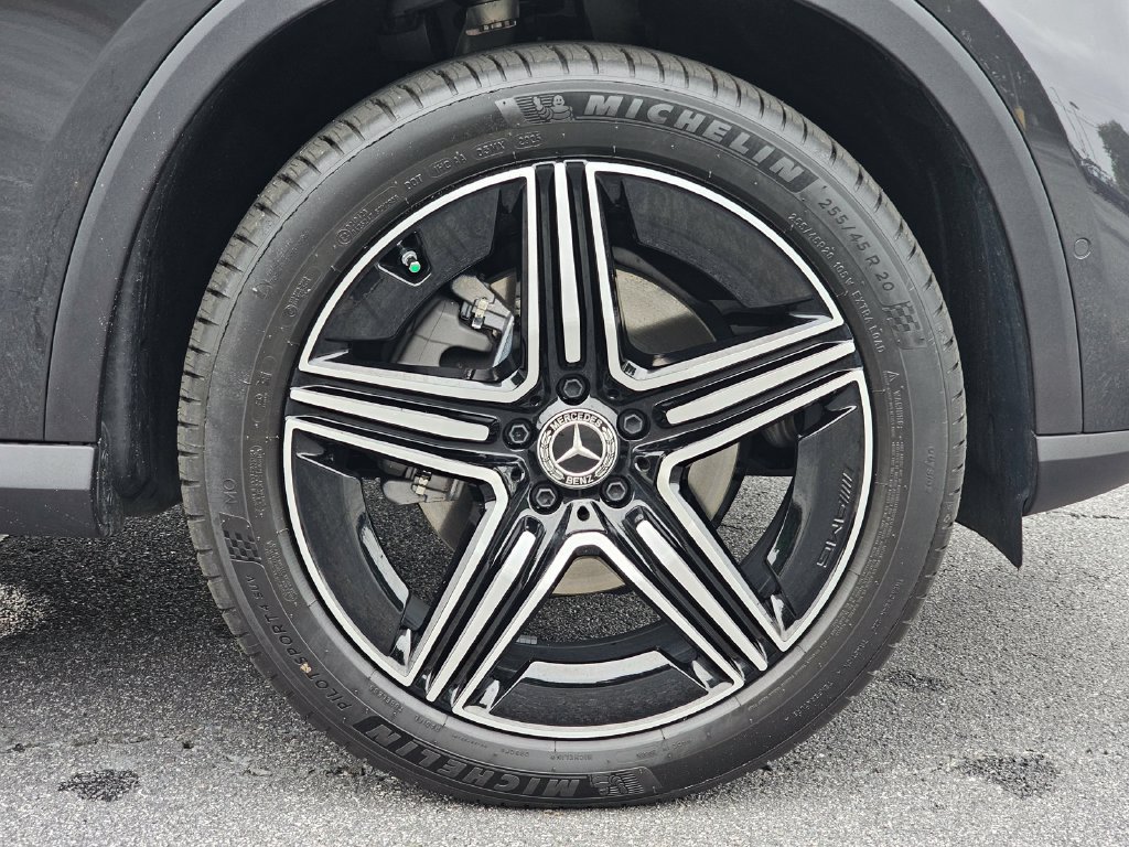 Used 2026 Mercedes-Benz GLC 300 image 13