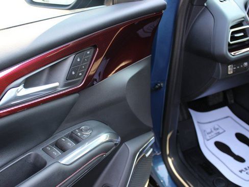 Used 2026 Chevrolet Traverse RS w/ LPO, Floor Liner Package AWD/4WD image 6