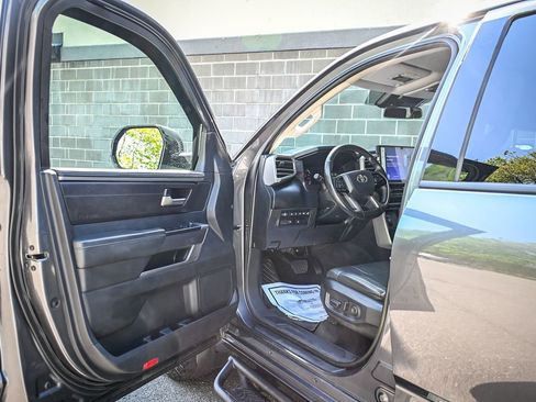 Used 2023 Toyota Tundra SR5 w/ SR5 Premium Package AWD/4WD image 7