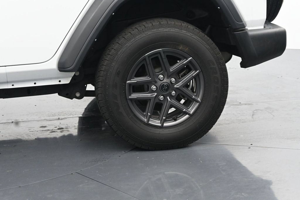 Used 2024 Jeep Wrangler Unlimited Sport AWD/4WD image 13