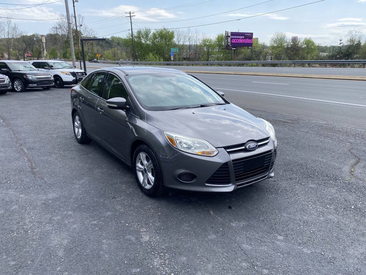 Used 2014 Ford Focus SE FWD image 4
