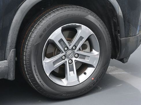 Used 2023 Honda Pilot EX-L image 6